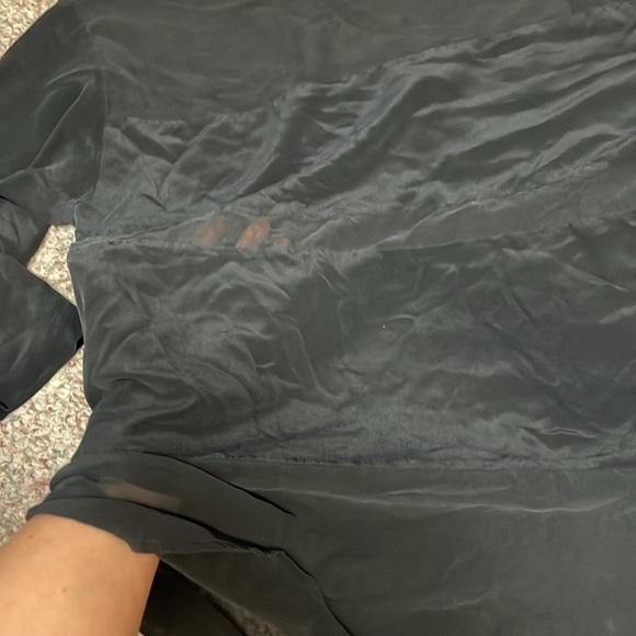 Trina Turk 100% silk top - Picture 2 of 9